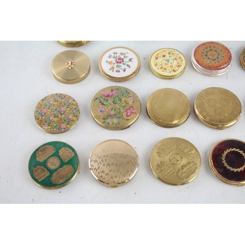 468 - 25 x Assorted Vintage Ladies Powder COMPACTS Inc Coty, Yardley, Gold Tone Etc