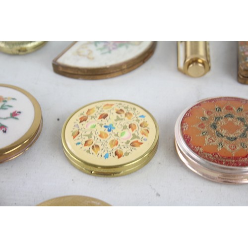 468 - 25 x Assorted Vintage Ladies Powder COMPACTS Inc Coty, Yardley, Gold Tone Etc