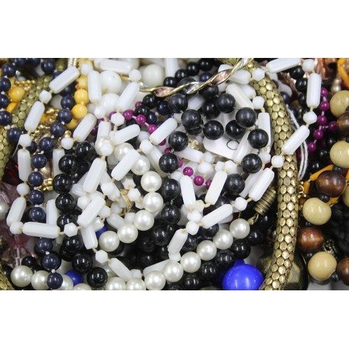 478 - 10kg UNSORTED COSTUME JEWELLERY inc. Bangles, Necklaces, Rings, Earrings.