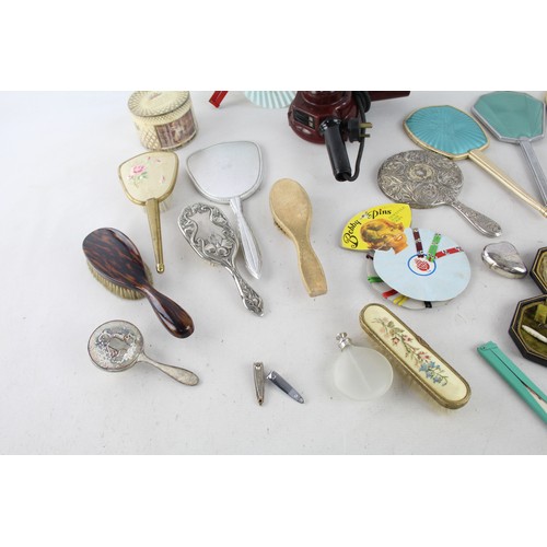 484 - 25 x Assorted Vintage LADIES VANITY Inc Hairdryer, Hand Mirrors Etc