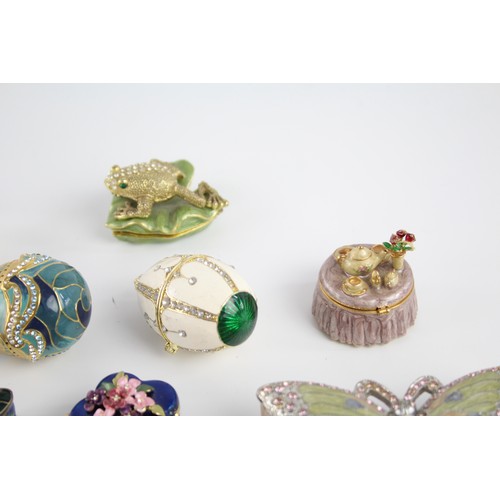 485 - 8 x Assorted Vintage Enamel PILL / TRINKET BOXES Inc Egg, Butterfly, Frog