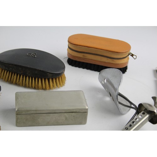 520 - 22 x Assorted Vintage GENTLEMEN'S GROOMING Items Inc Shoe Stretcher, Brush Etc