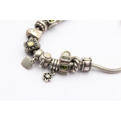 530 - .925 pandora bracelet with charms (49g)