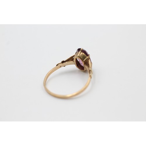 535 - 9ct gold purple paste solitaire ring (1.7g) SIZE Q