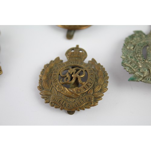 577 - 10 x Military Cap Badges Inc KOSB, Rifle Brigade, RAF, Etc