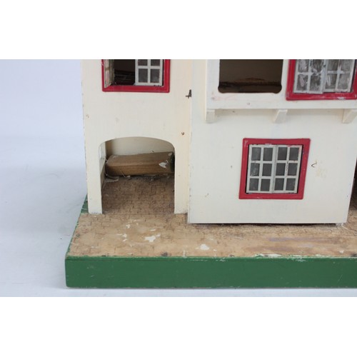 588 - Vintage Triang DOLL HOUSE