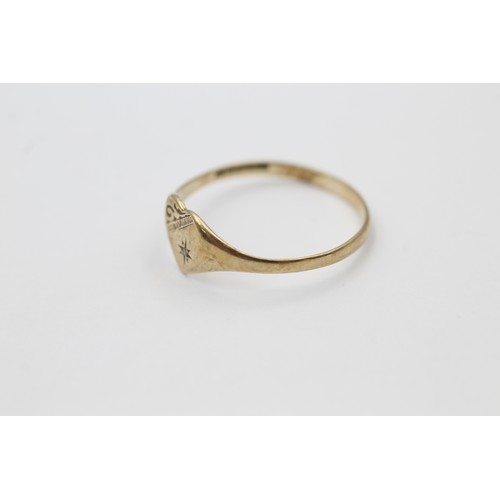 591 - 9ct gold diamond heart signet ring (1.2g) SIZE Q