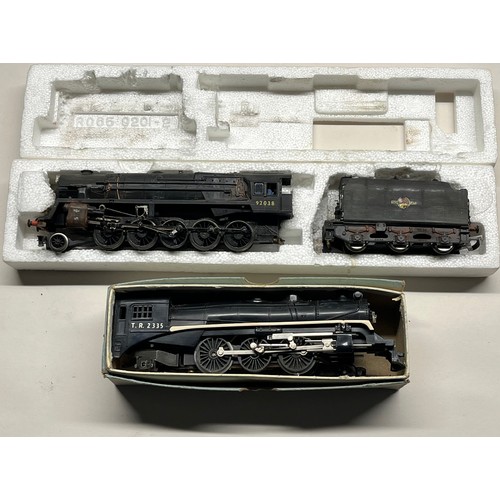 480 - 2 x Vintage OO Gauge HORNBY / TRIANG Locos & Tender