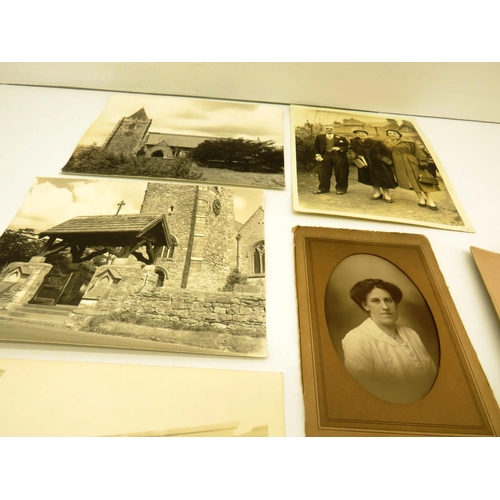 160 - SELECTION OF ANTIQUE BLACK AND WHITE PHOTOGRAPHS AND CABINET CARDS