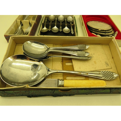 162 - VINTAGE BOXED CUTLERY SETS