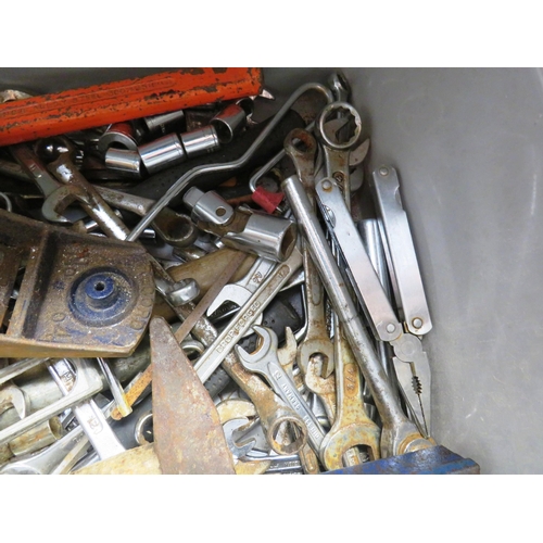 86 - BOX OF SOCKETS AND SPANNERS, RECORD PLANE, TOOL BOX ETC