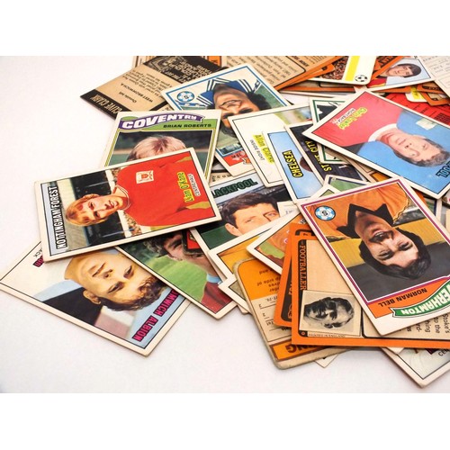 16 - OLD FOOTBALL CARDS INCLUDING 1970'S ABC BUBBLEGUM CARDS