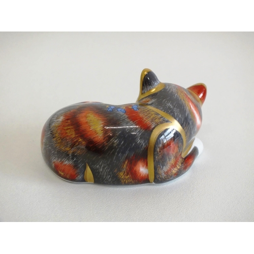 207 - ROYAL CROWN DERBY CATNIP KITTEN- GOLD STOPPER