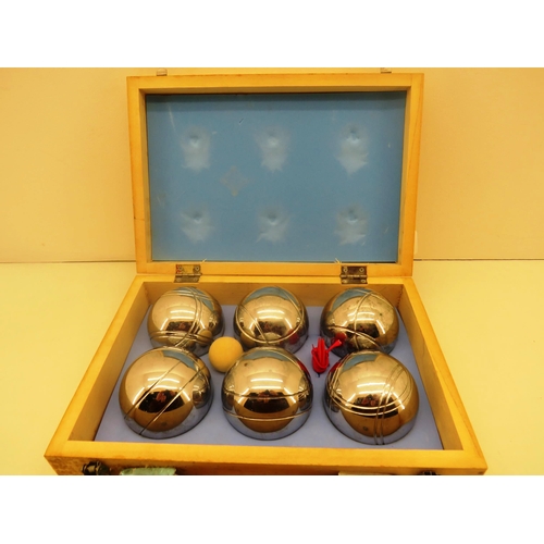 172 - BOXED SET OF TRADITIONAL FRENCH BOULES