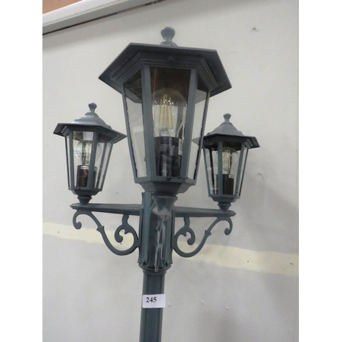 245 - GARDEN TRIPLE LIGHT - NEW