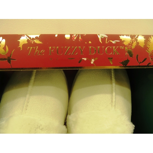 199 - THE FUZZY DUCK LUXURY SLIPPER SET