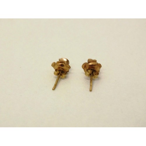 35 - VINTAGE 9ct ROSE GOLD STUD EARRINGS 0.7g