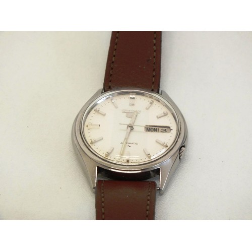 315 - GENTS WRISTWATCH VINTAGE SEIKO DAY/DATE