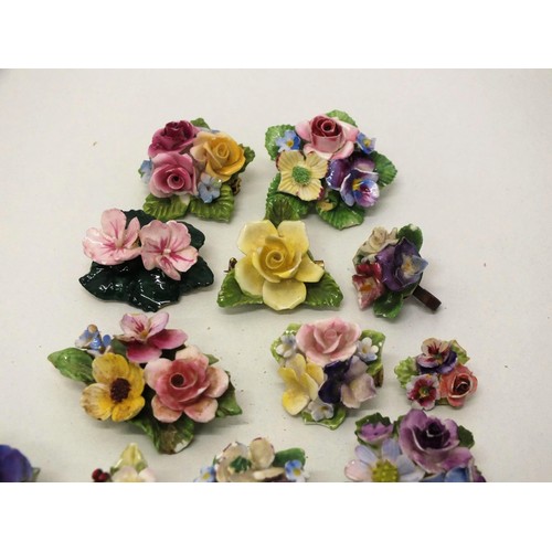 247 - 36 ASSORTED VINTAGE 1950's/60s BONE CHINA FLOWER JEWELLERY INC COALPORT, CROWN DERBY ETC- SOME FOR S... 