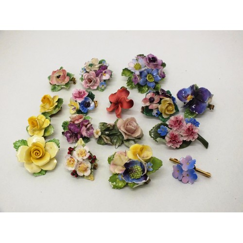 247 - 36 ASSORTED VINTAGE 1950's/60s BONE CHINA FLOWER JEWELLERY INC COALPORT, CROWN DERBY ETC- SOME FOR S... 