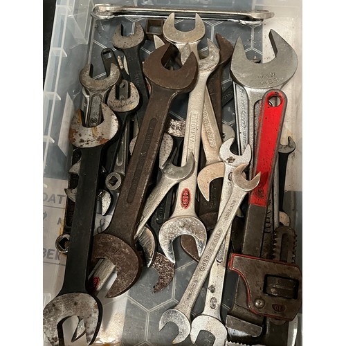 54 - LARGE LOT OF MODERN AND VINTAGE SPANNERS 30 PLUS HIGH QUALITY WITH RECORD PIPE WRENCH AND OTHERS