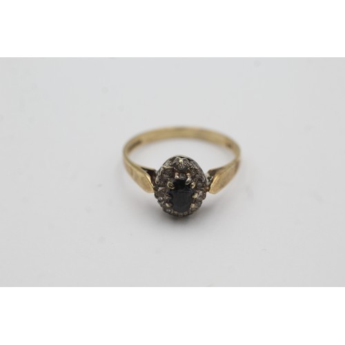 408 - 9ct gold diamond & sapphire halo ring (3g)- SIZE S