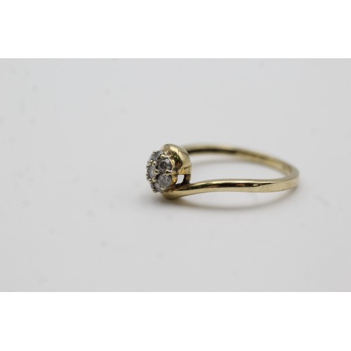 424 - 9ct gold diamond halo ring (2g)- SIZE O