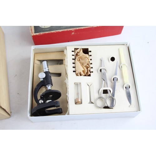 427 - 2 x Vintage Students Microscopes Inc PATHESCOPE 750X & Boxed COC 150X