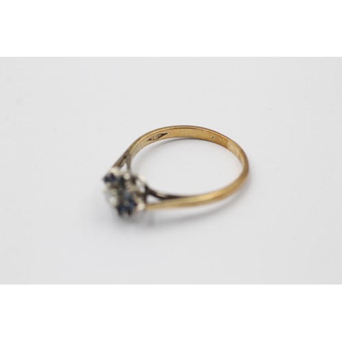 484 - 9ct gold diamond & sapphire dress ring (1.7g)- SIZE O