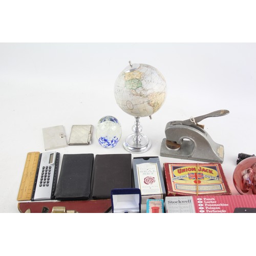 511 - 30 x Assorted Vintage DESK ACCESSORIES Inc Calculator, Paperweight Etc