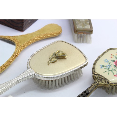 563 - 25 x Assorted Vintage LADIES VANITY Inc Mirror, Hair Brush, Fan Etc