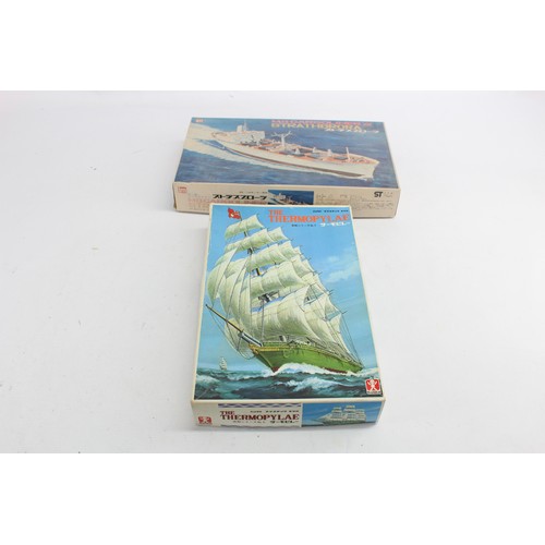 579 - 2 x Boxed Vintage MODEL KITS Inc The Thermopylae, Strathbrora Etc