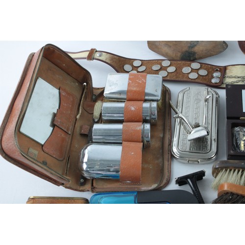 625 - 22 x Assorted Vintage GENTLEMEN'S GROOMING Items Inc Travel Set, Brush Etc