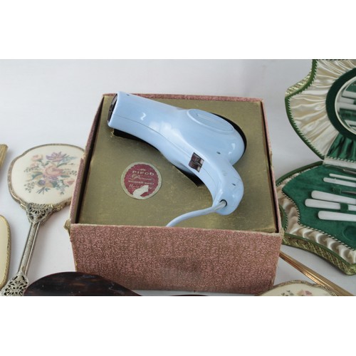 630 - 25 x Assorted Vintage LADIES VANITY Inc Hair Dryer, Manicure Set, Mirror Etc