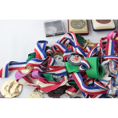 631 - 100 x Assorted Vintage Sports Medals Inc Rugby, Marathon, Plain Etc