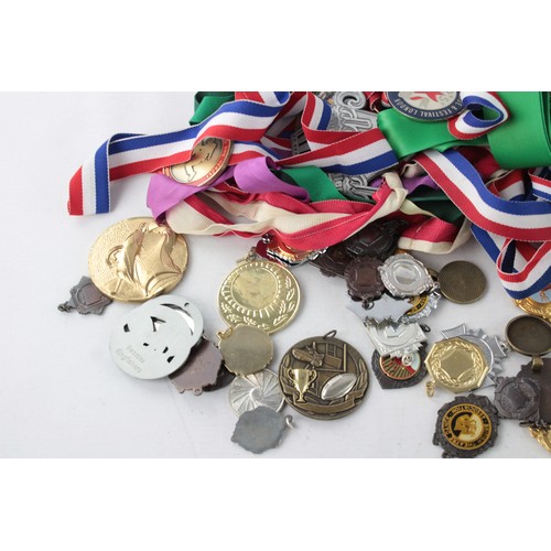 631 - 100 x Assorted Vintage Sports Medals Inc Rugby, Marathon, Plain Etc