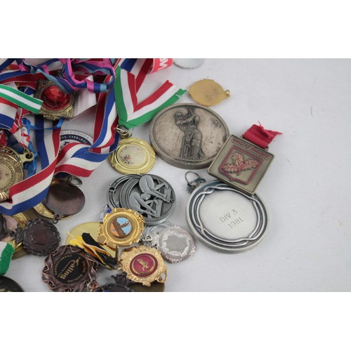 631 - 100 x Assorted Vintage Sports Medals Inc Rugby, Marathon, Plain Etc