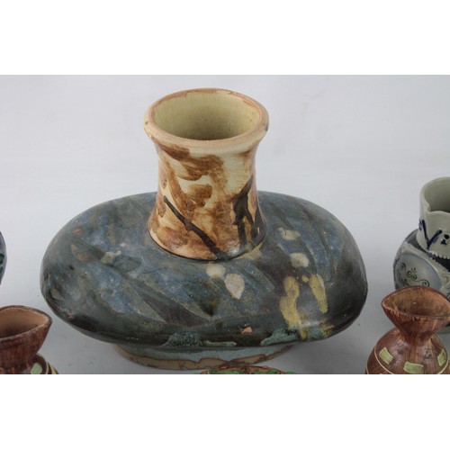 637 - 8 x Assorted CERAMIC & STUDIO POTTERY Inc Vase, Jug, Foo Dog Etc