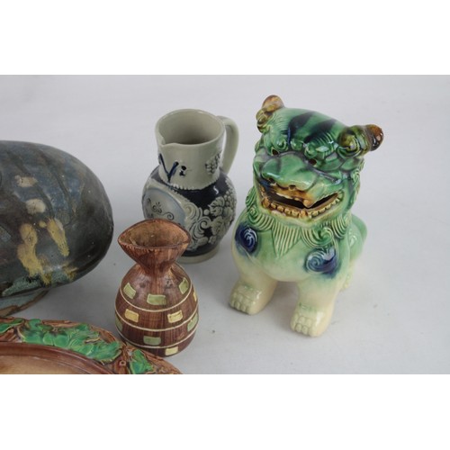 637 - 8 x Assorted CERAMIC & STUDIO POTTERY Inc Vase, Jug, Foo Dog Etc