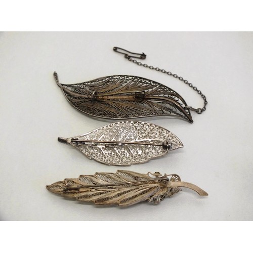 79 - 3 x 925 SILVER LEAF FILIGREE BROOCHES