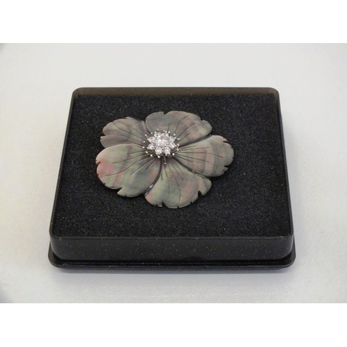 119 - 925 SILVER MOTHER OF PEARL FLOWER BROOCH