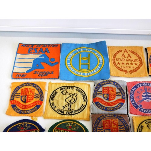 135 - COLLECTION OF 1980'S SWIMMING AND DANCING SCHOOL BADGES ETC