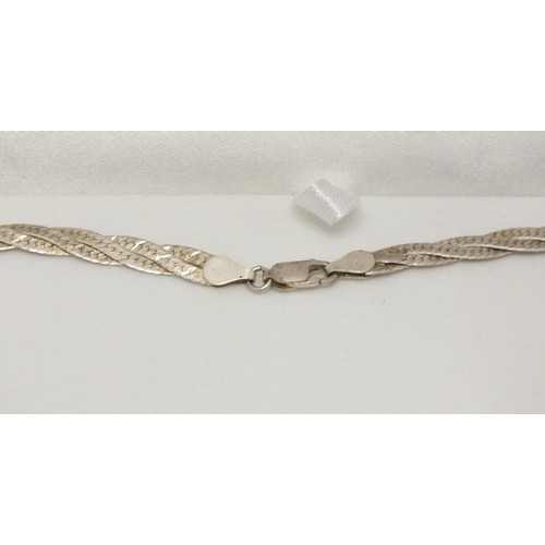 374 - 925 SILVER NECKLACE WITH BOX