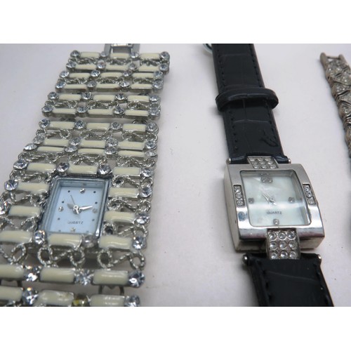 264 - 10 x LADIES QUARTZ WATCHES INCLUDING RHINESTONE, LIMIT, MOTHER OF PEARL FACE ETC