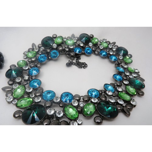 269 - SELECTION OF COSTUME JEWELLERY, NECKLACES INCLUDING CHUNKY, STATEMENT, DIAMANTE ETC