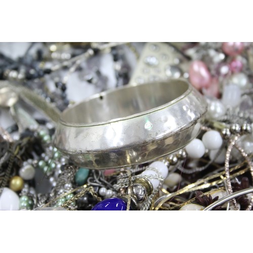 406 - 10kg UNSORTED COSTUME JEWELLERY inc. Bangles, Necklaces, Rings, Earrings.