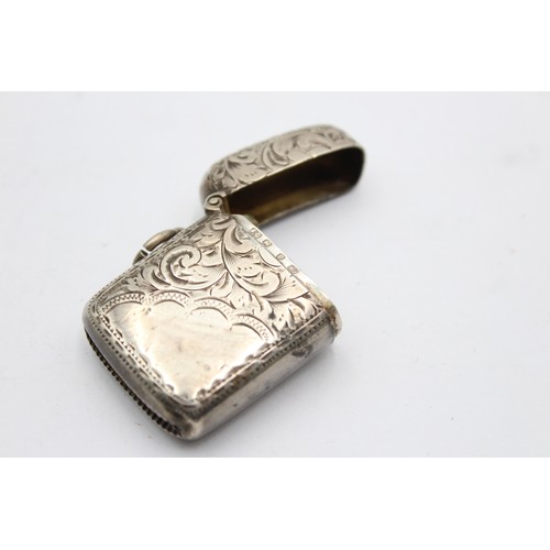 477 - Antique Hallmarked 1898 Birmingham STERLING SILVER Vesta / Match Case (20g)