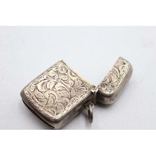 477 - Antique Hallmarked 1898 Birmingham STERLING SILVER Vesta / Match Case (20g)