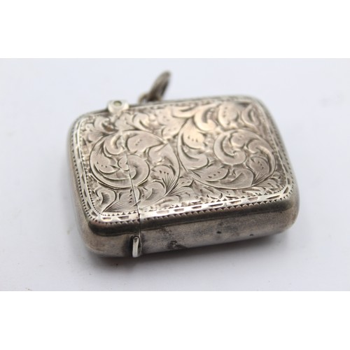 477 - Antique Hallmarked 1898 Birmingham STERLING SILVER Vesta / Match Case (20g)