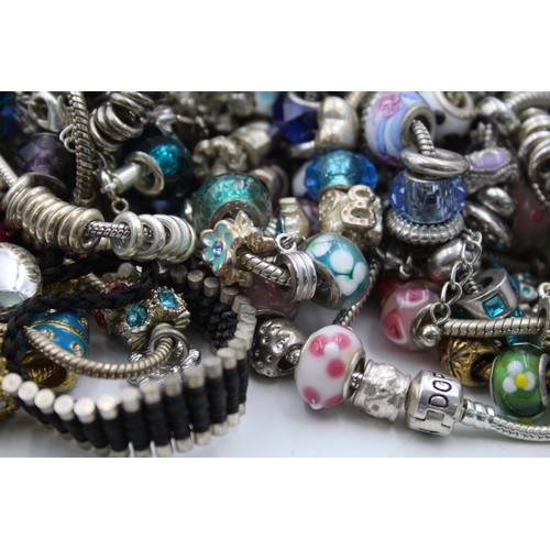 518 - 1.5kg Assorted Fashion Charm Bracelets And Charms